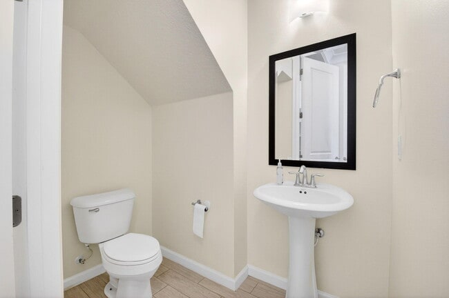 Building Photo - 4920 NW 15th Ave