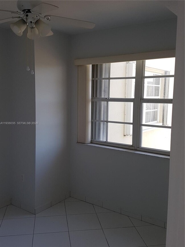 Building Photo - 2600 Collins Ave