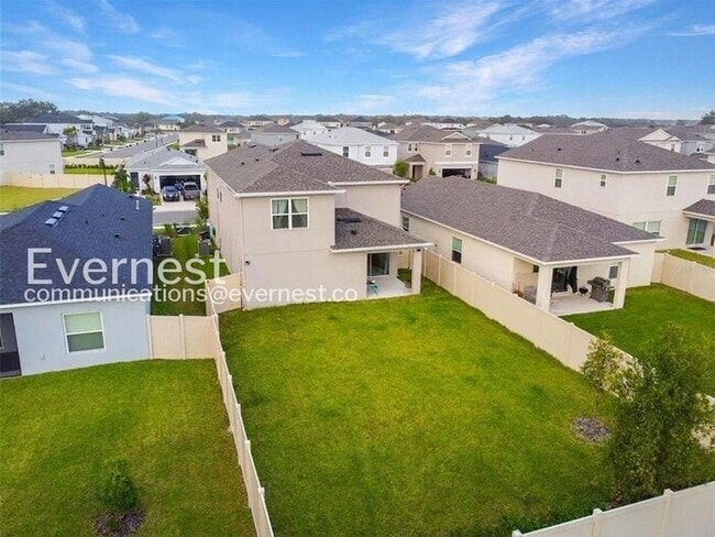 Building Photo - Spacious 5 Bed, 3.5 Bath Home with Fenced Yard and 2-Car Garage | Available Soon!