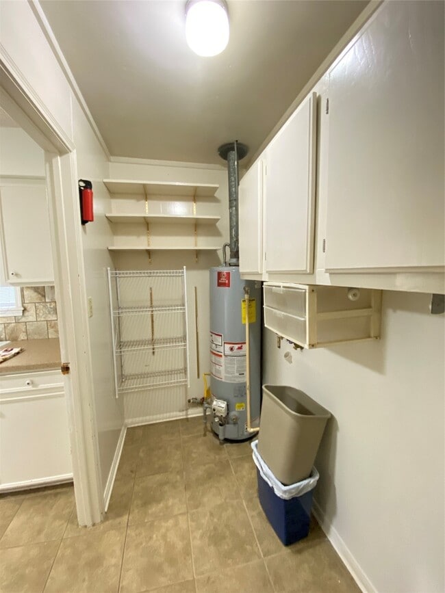 Building Photo - 2233 Ripple Creek Dr