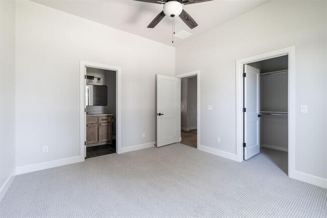Building Photo - 4716 Moulin Rd