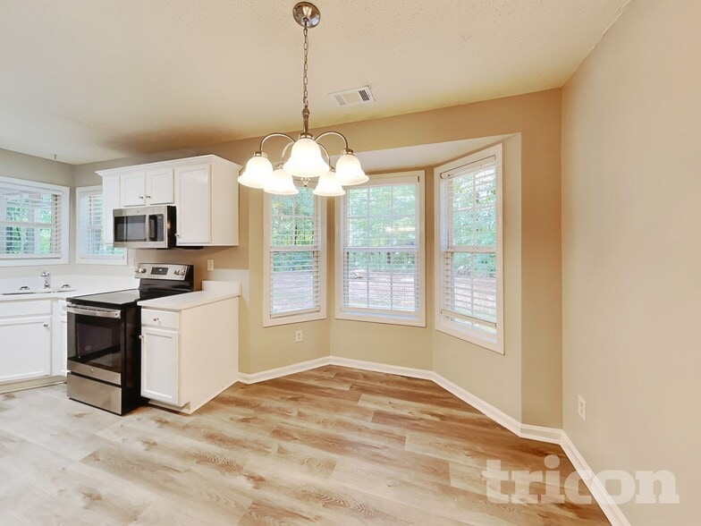 Building Photo - 82 Pinnacle Point Way