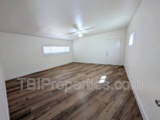 Building Photo - 936 Bradley St