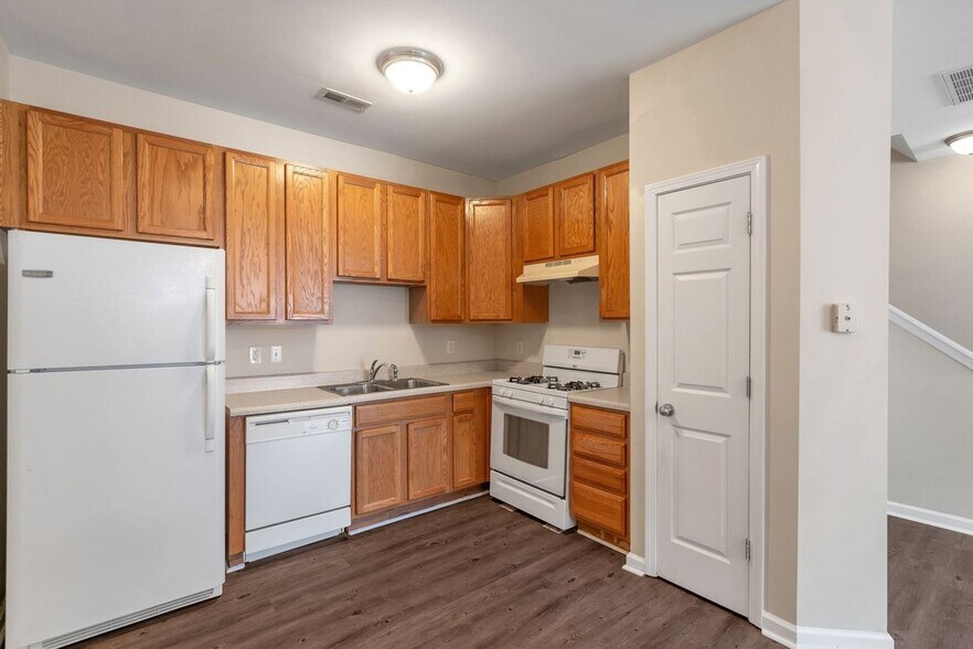 Building Photo - 5110 Neuse Commons Ln