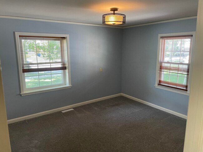 Building Photo - 5100 N Idlewild Ave