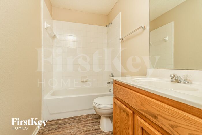 Building Photo - 608 Norwood Dr