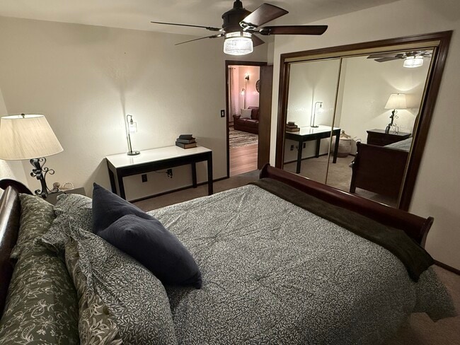 Building Photo - Green House