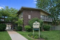 Building Photo - Updates, Simple Utilities, Awesome South Central Location - Maple Tree Apartments