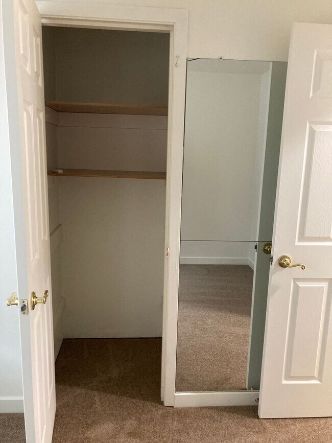 Building Photo - Cozy 4-Bedroom 1.5 Bath Gem with Fenced Ya...