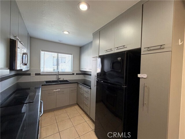 Building Photo - 240 W Verdugo Ave