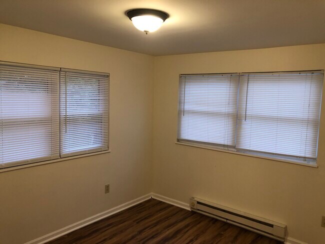 Building Photo - 753 1/2 Sullivant Ave.