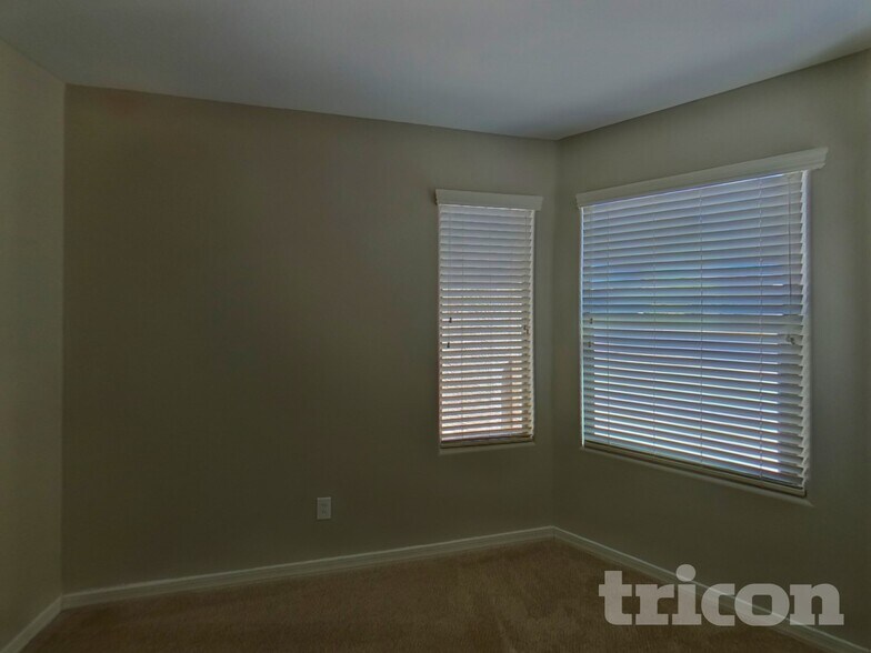 Building Photo - 43368 Palmen Dr