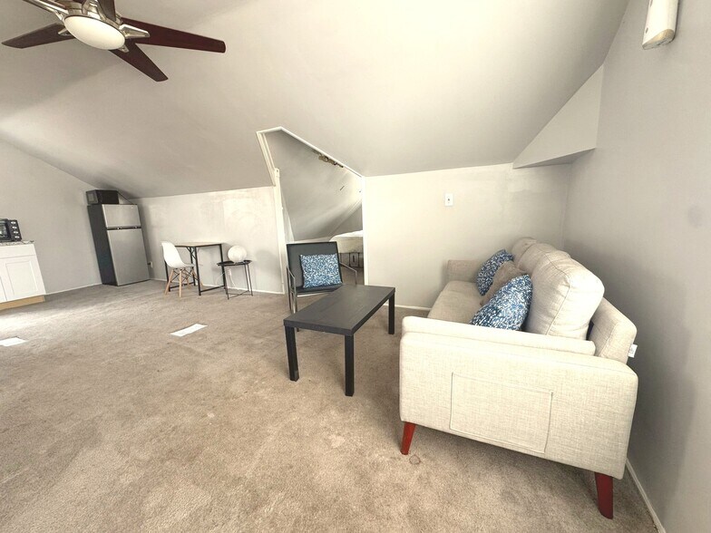 Building Photo - 16927 Chandler Park Dr