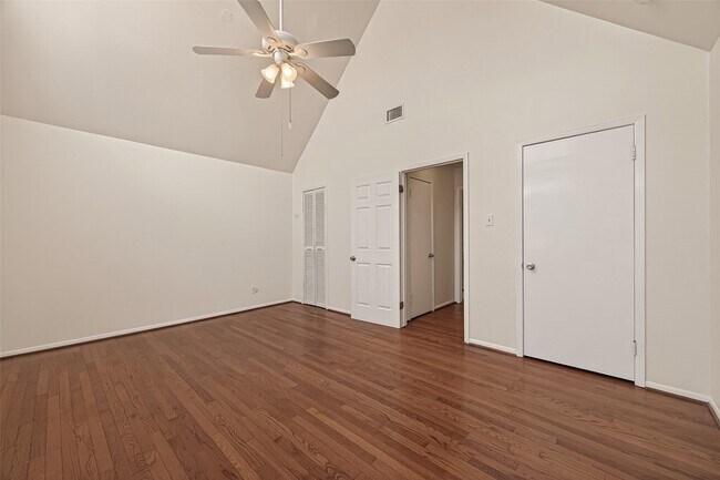 Building Photo - 615 Kipling St