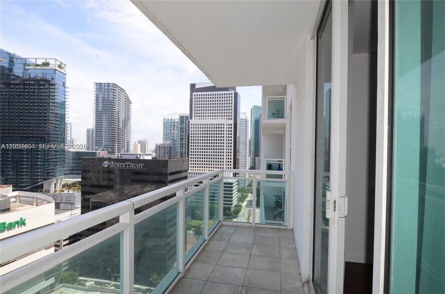 Building Photo - 951 Brickell Ave