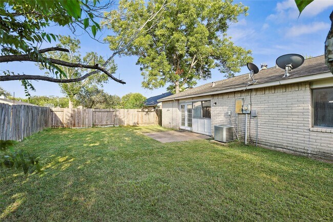 Building Photo - 17310 Nordway Dr