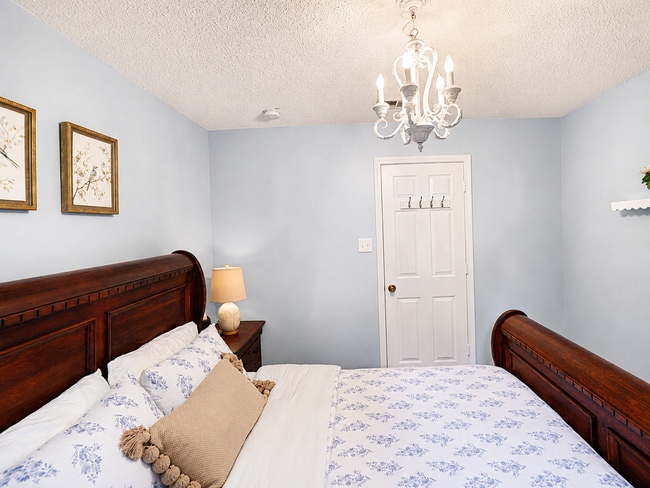 Building Photo - 4008 Breezy Hill Ln