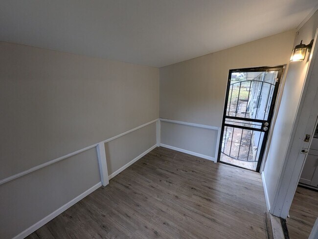 Building Photo - Grenshaw Greatness