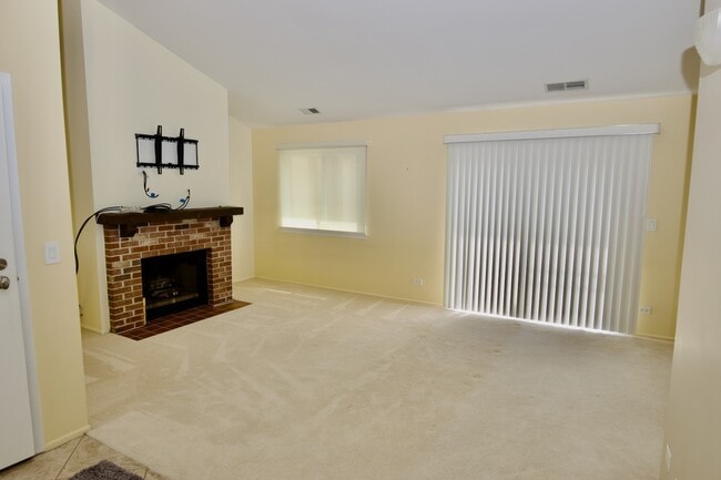 Building Photo - 1047 Auburn Ln