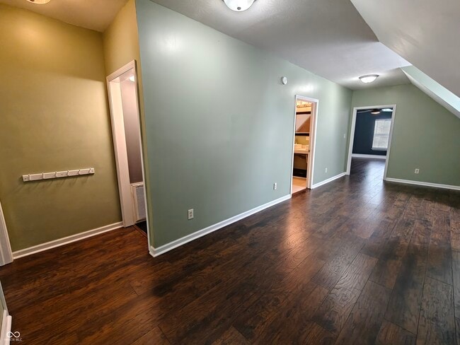Building Photo - 802 Fern Dr