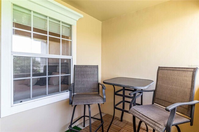 Building Photo - 1050 Villagio Cir