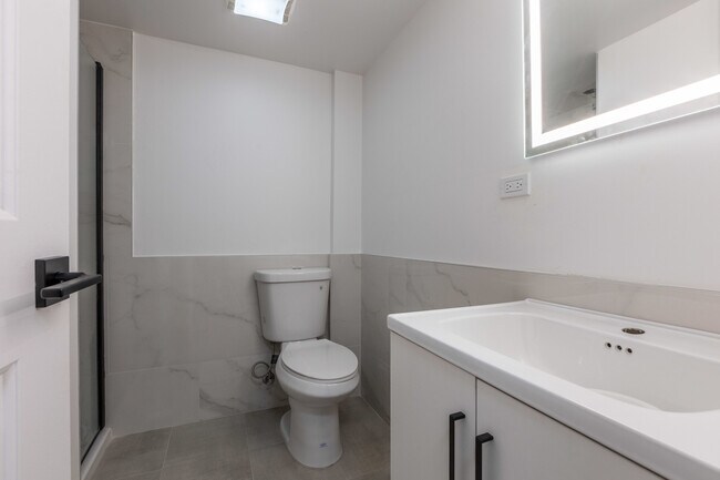 Building Photo - 1841 N Kedzie Ave