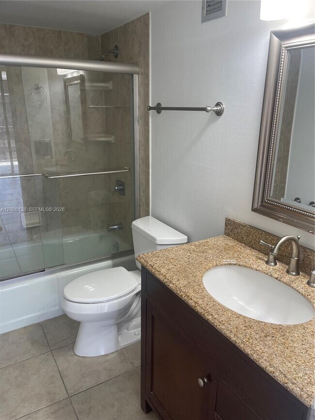 Building Photo - 1901 Brickell Ave