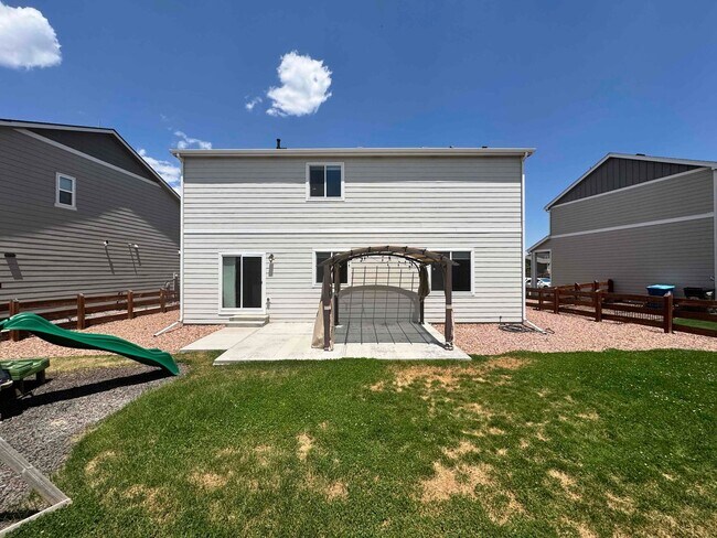 Building Photo - Newer 3 bedroom in Meadow Brook Crossing