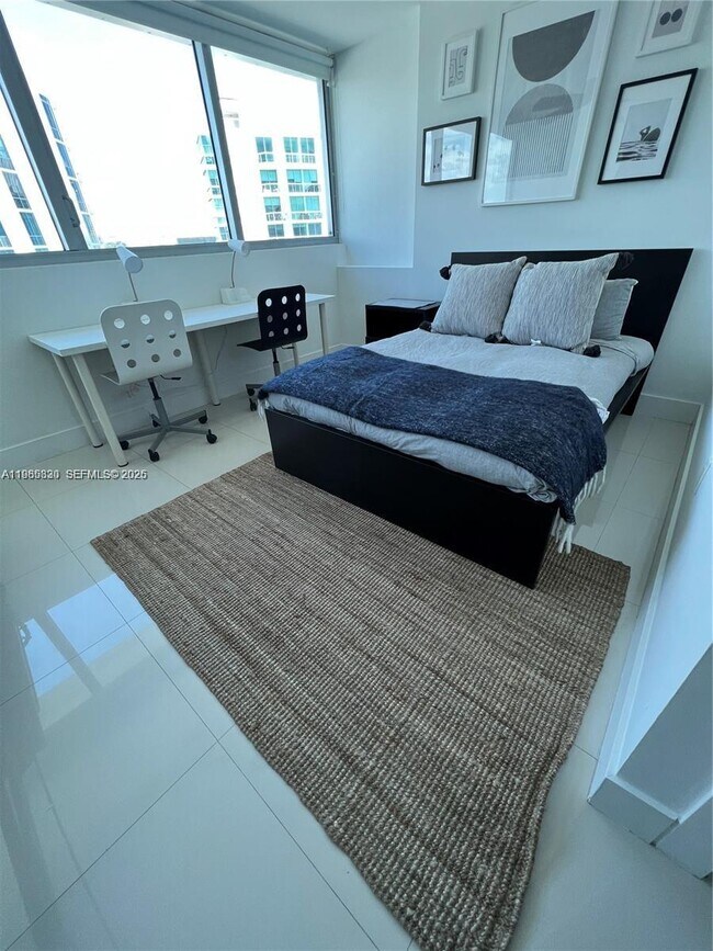 Building Photo - 2950 NE 188th St