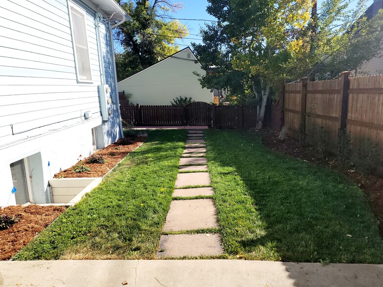 Side yard - 2228 17th St