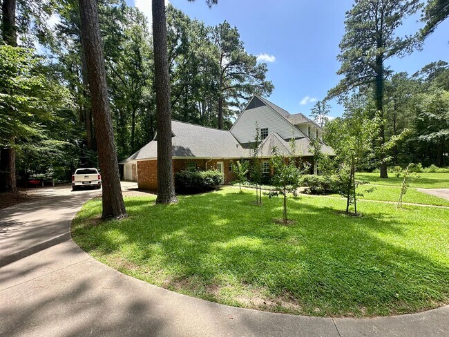 Building Photo - Tour Today! Spacious Country Retreat on 6+...