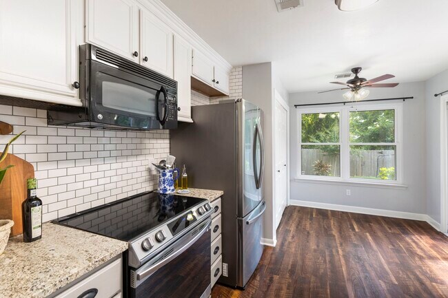 Building Photo - 6004 Hunnington Dr