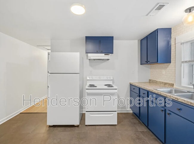 Building Photo - 532 E Iredell Ave