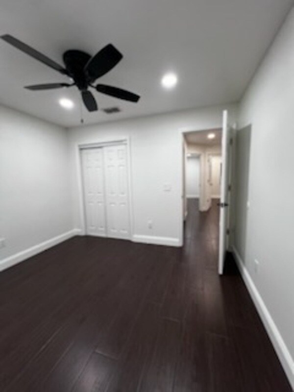 Building Photo - 821 Copperfield Terrace