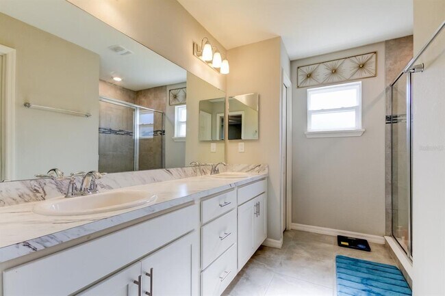 Building Photo - 6738 Hanworth Ln