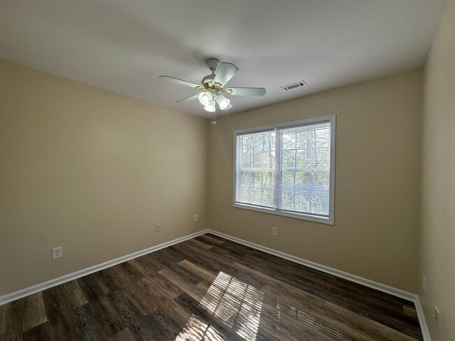 Building Photo - 204 Grandford Pl