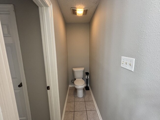 Building Photo - 326 Stoney Creek Ave