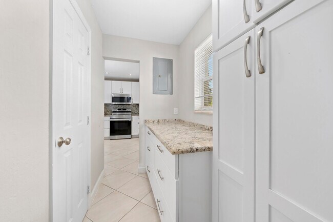 Building Photo - 250 NW 11th St