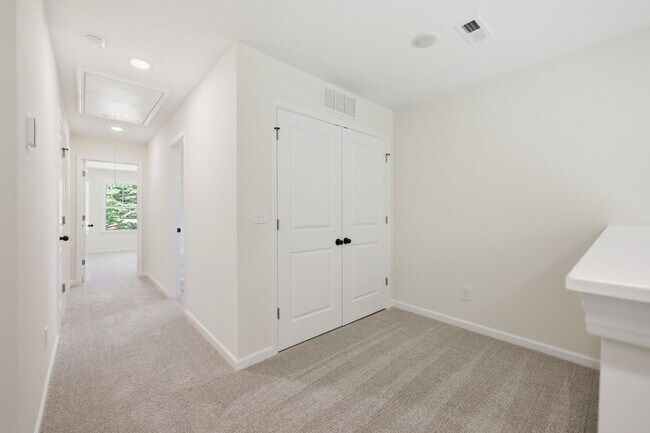 Building Photo - 122 Maplewood Ave