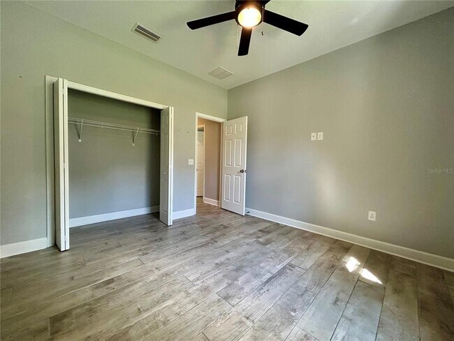 Building Photo - 1027 Campbell Ave