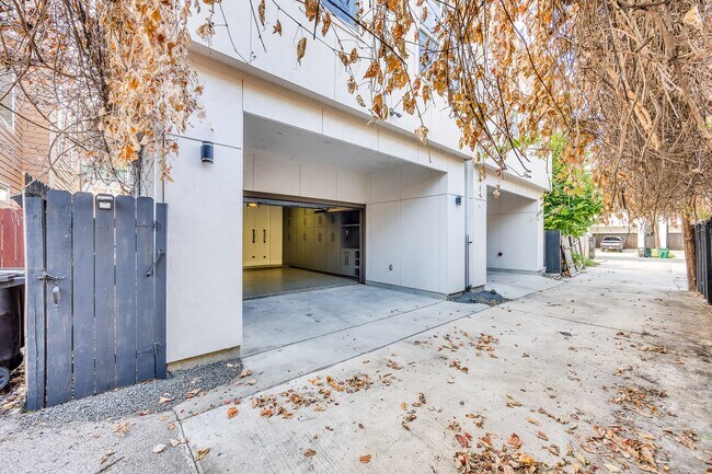 Building Photo - 3503 Mosley Ct