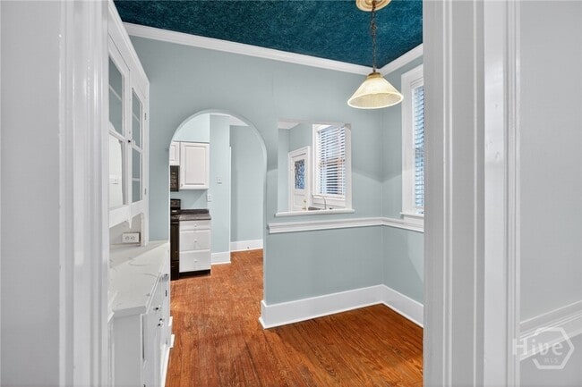 Building Photo - 417 E 49th St