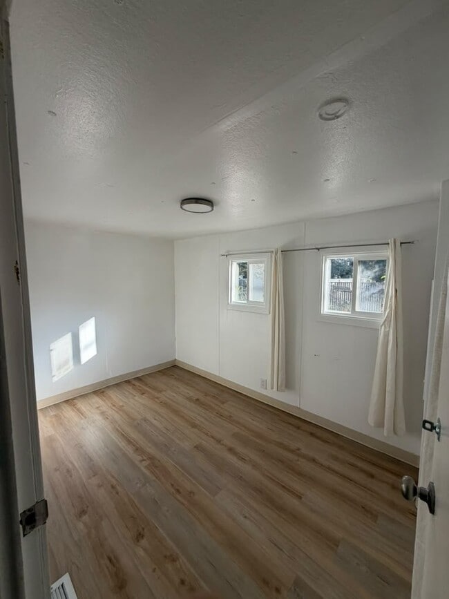 Building Photo - 3309 Wyoming Dr