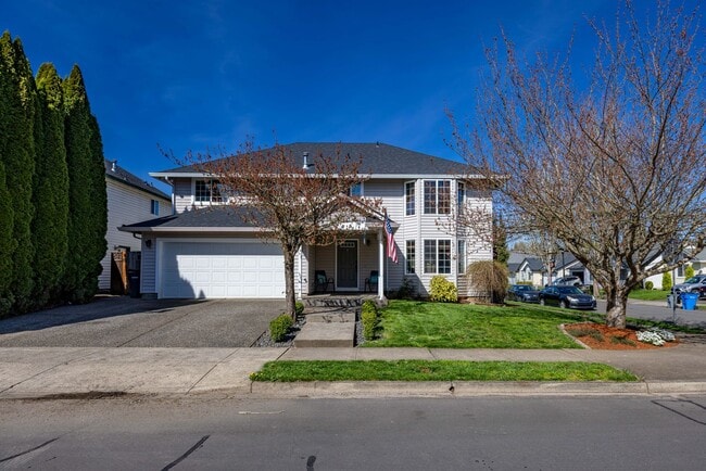Building Photo - 5 Bedroom home, 2488sf with Central Air. Fenced Yard
