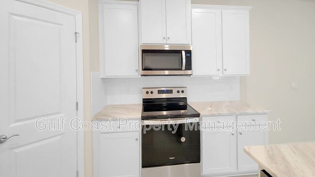 Building Photo - 590 157th Ct E