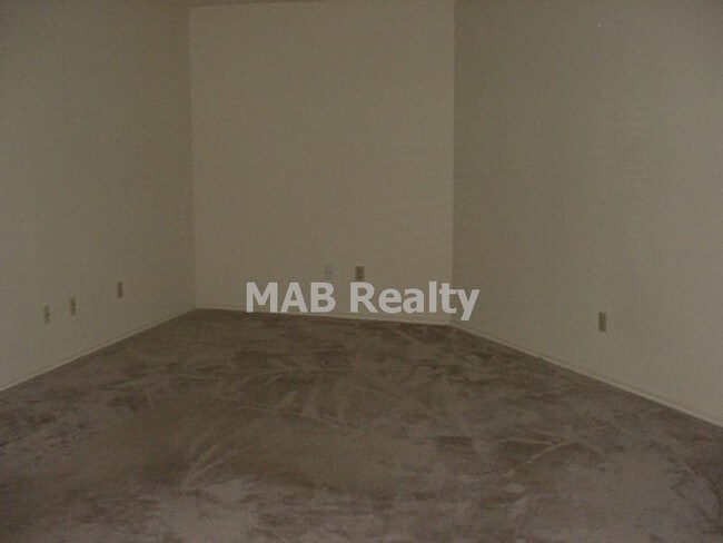 Building Photo - 9829 Walnut