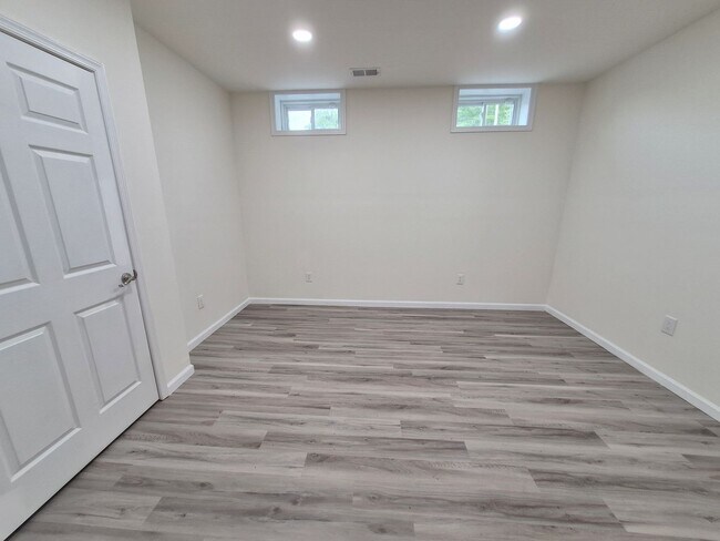 Building Photo - 15 Sweet William Dr
