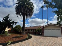 Building Photo - Wonderful 4 bedroom, single level home in ...