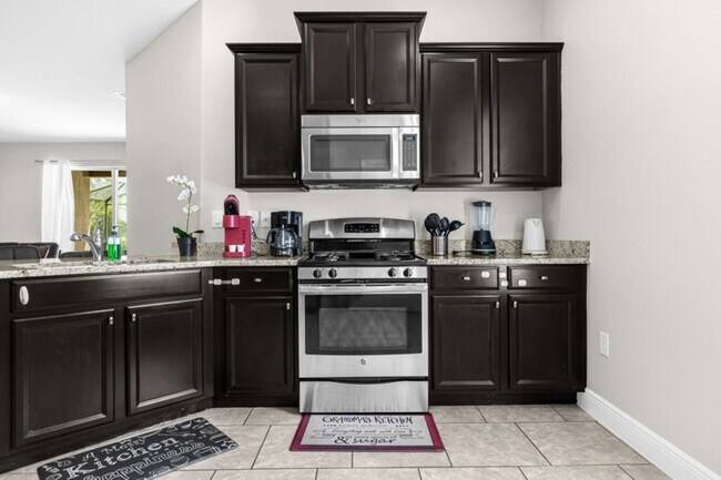 Building Photo - 4159 Oak Tree Dr