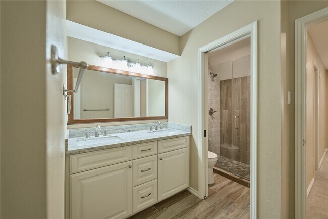Building Photo - 6 Glen Canyon Pl